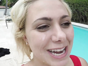 Big Ass Slut Soaking In The Pool Sucks A Dick